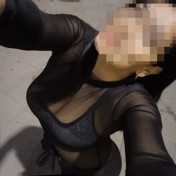 7 CHICAS 1 TRAVESTI EN TERRASSA  DULCES Y COMPLACI