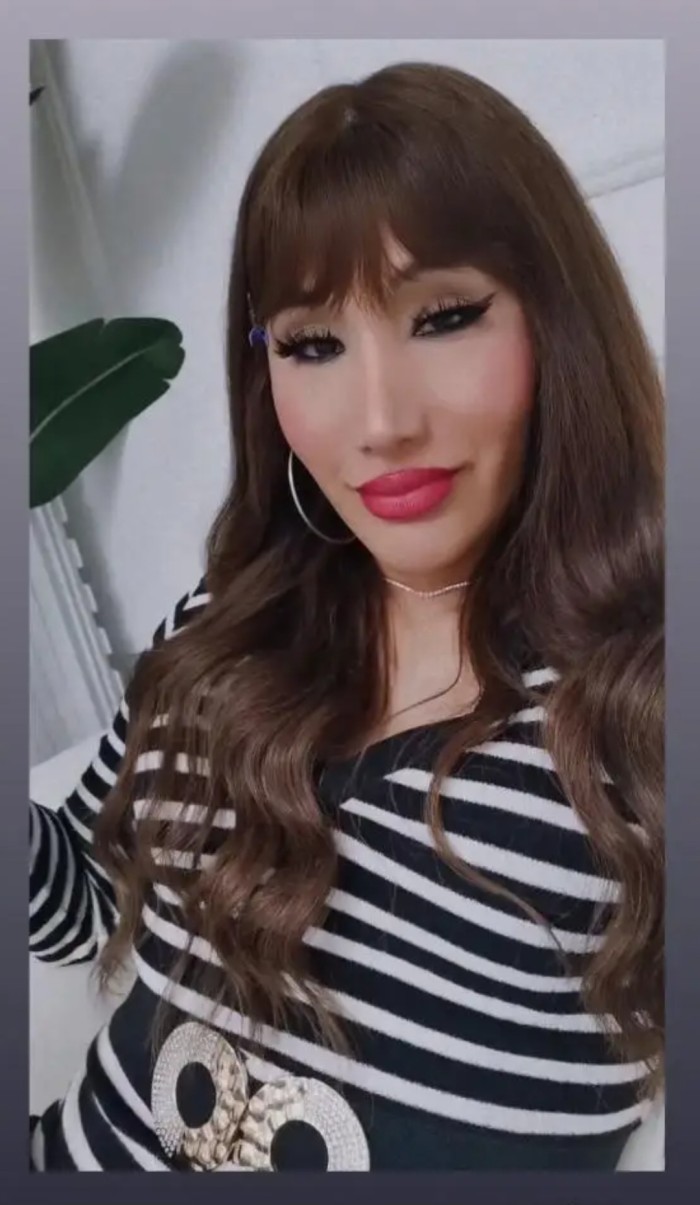 Yujin, trans asiática 19cm de sorpresa.