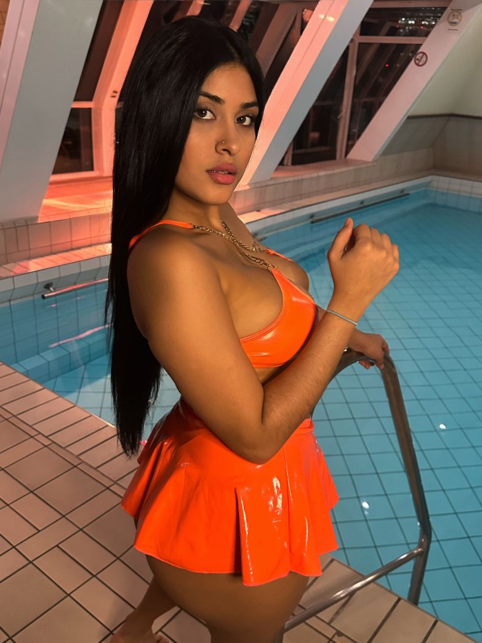 Chica sexy cachonda y atrevida