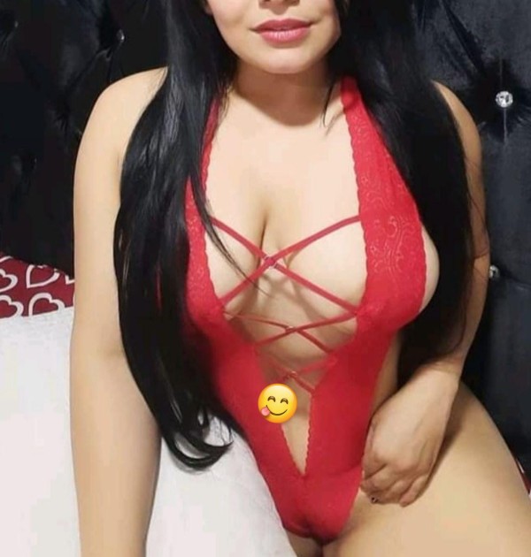 AMORES TE INVITA A PASAR CON UNA COLOMBIANA NOVEDA CULONA ELEGANTE