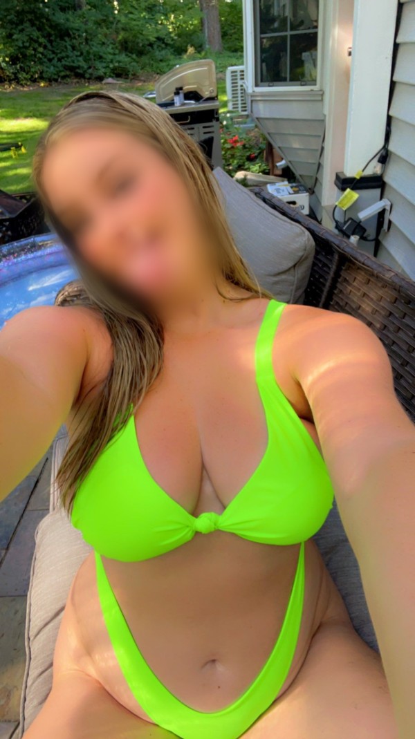 TETONA FIESTERA SALIDAS FRANCÉS NATURAL BESOS SEXO