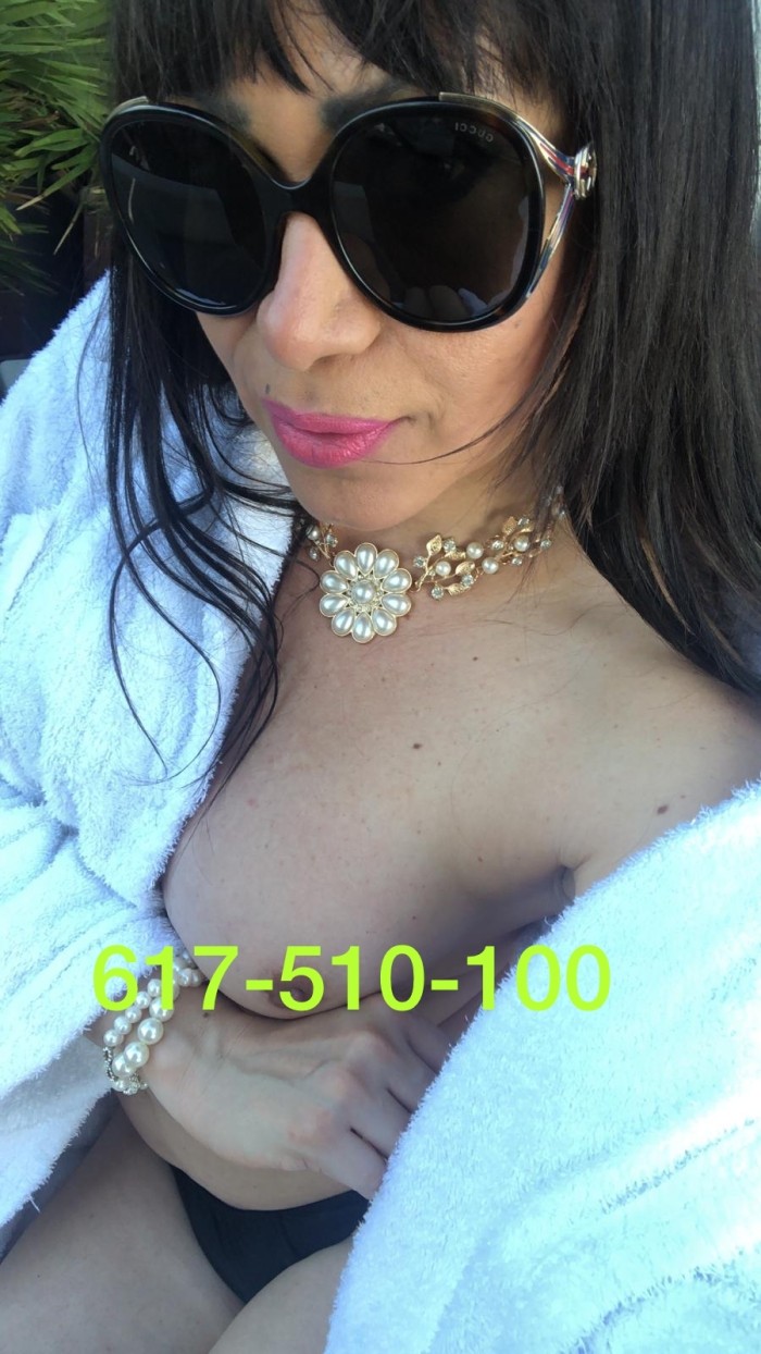 MASAJES ( UN MORBAZO ) BESO NEGRO INFINITO