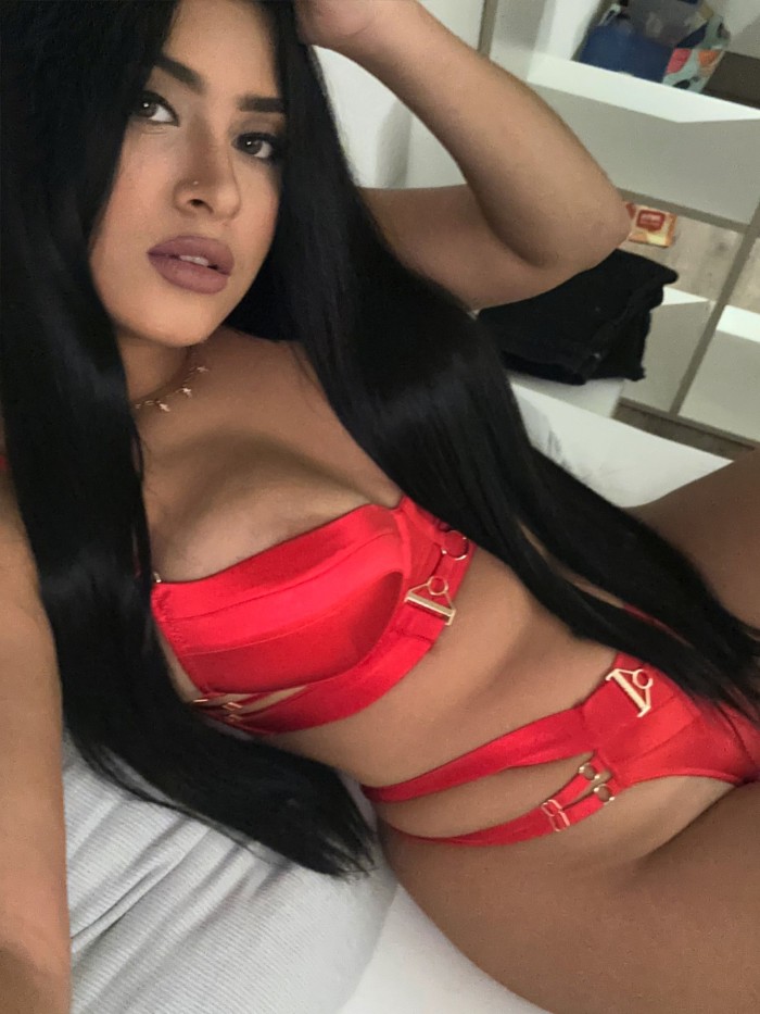 Sexy y atrevida venezolana cachonda