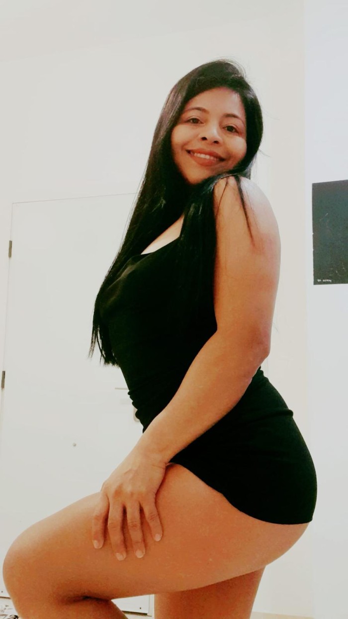 PENETRAME HASTA HACERME GEMIR