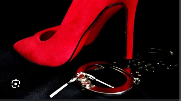 Solo para mujeres , gigolo masaje profesional