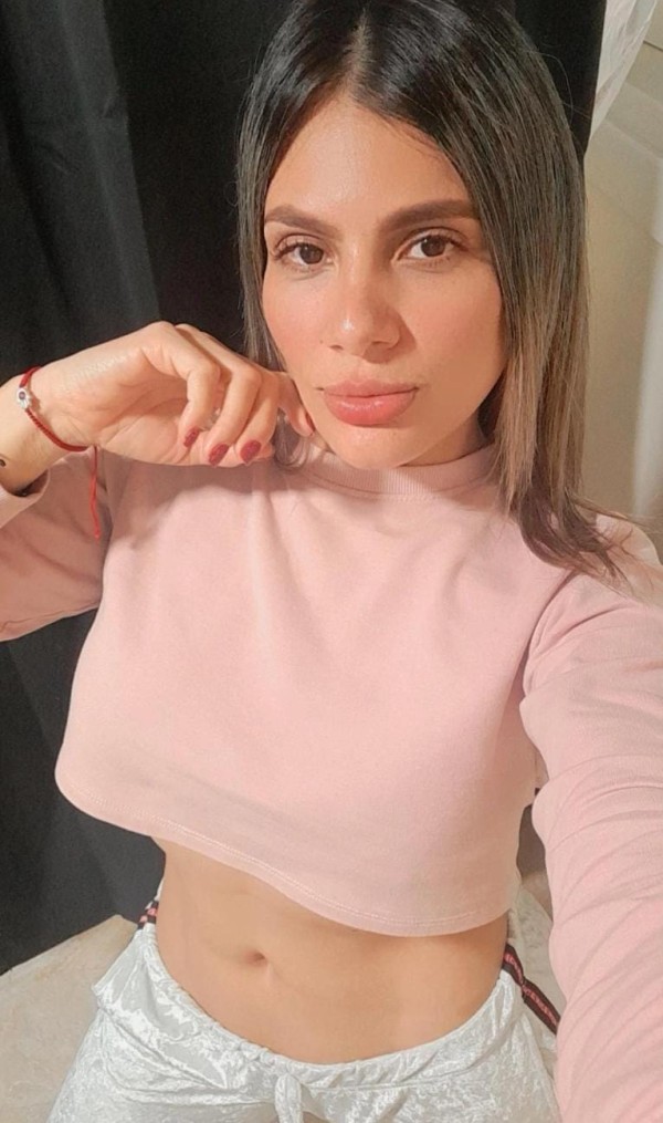 COLOMBIANA DE 24 AÑOS DE PASO POR MARBELLA