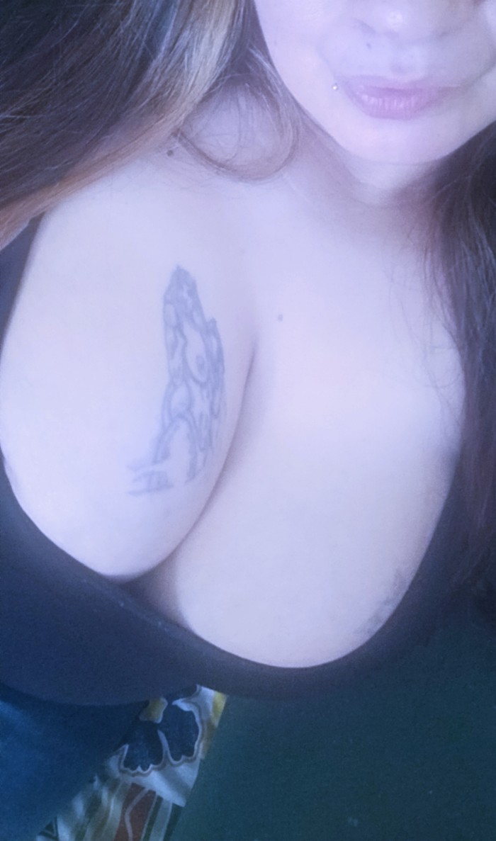 tetas grandes con leche