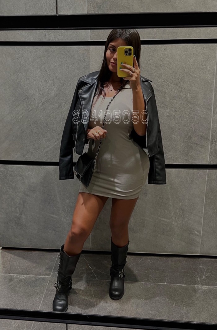 LUCIA MORENAZA FIESTERA CON SABOR A CHOCOLATE