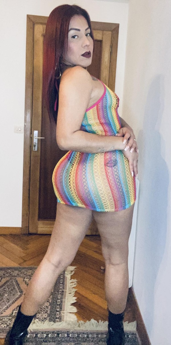 hermosa trans colombiana dispuesta a complacerte