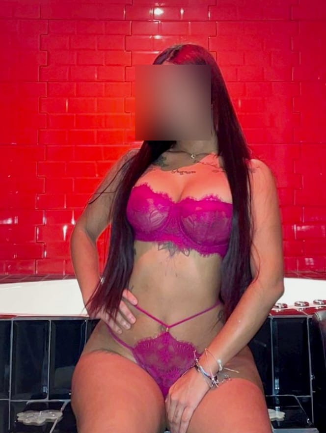 CHICAS SENSUALES Y DISPUESTAS LAS 24 HORAS