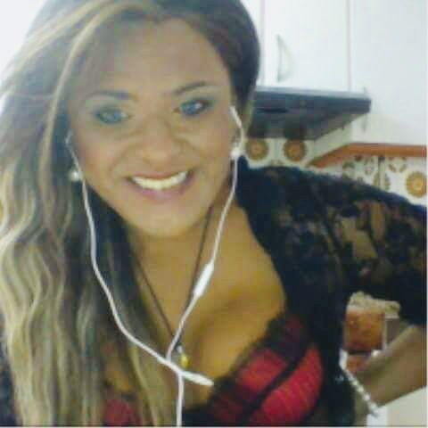 TRANS BRASILEÑA MORENA DOTADISIMA COMPLETISIMA