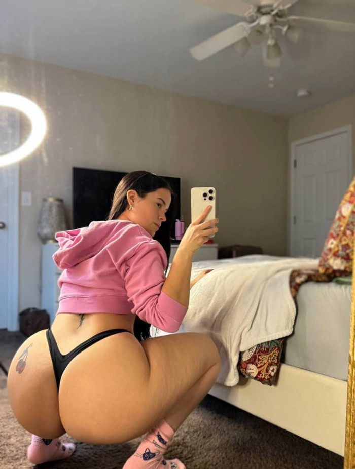 DIOSA DEL SEXO, COMPLACIENTE Y CACHONDA