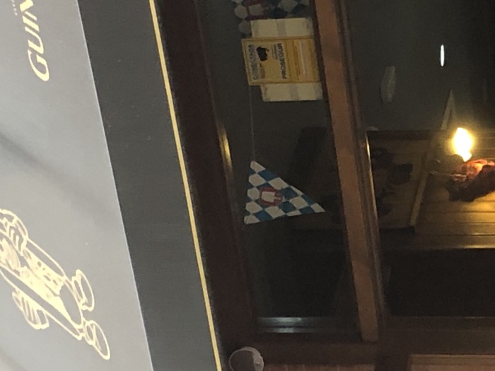 Chico moreno atractivo y majo para complacerte