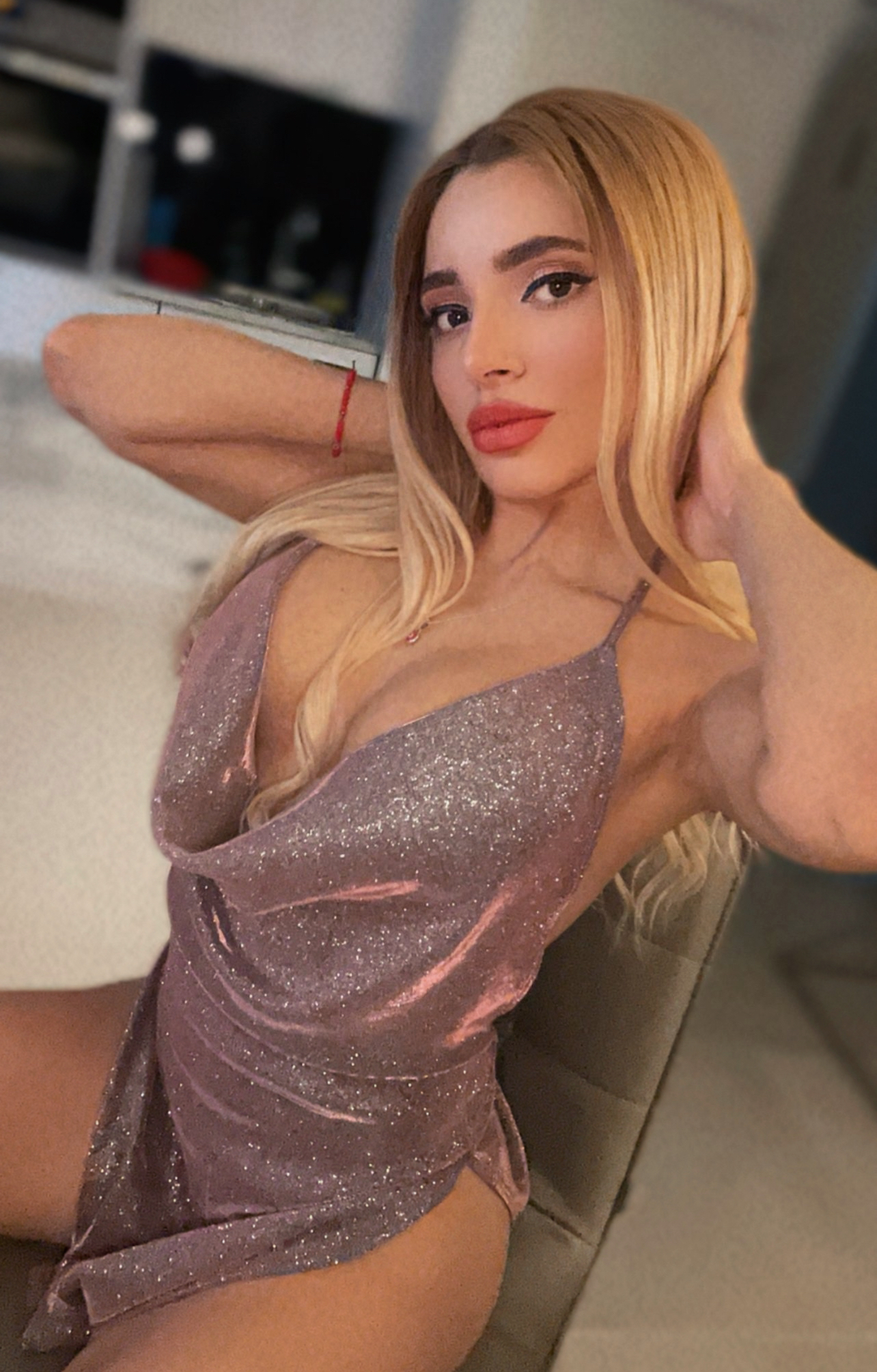 Hottest blondie Latina ! Outcall/Incall Party