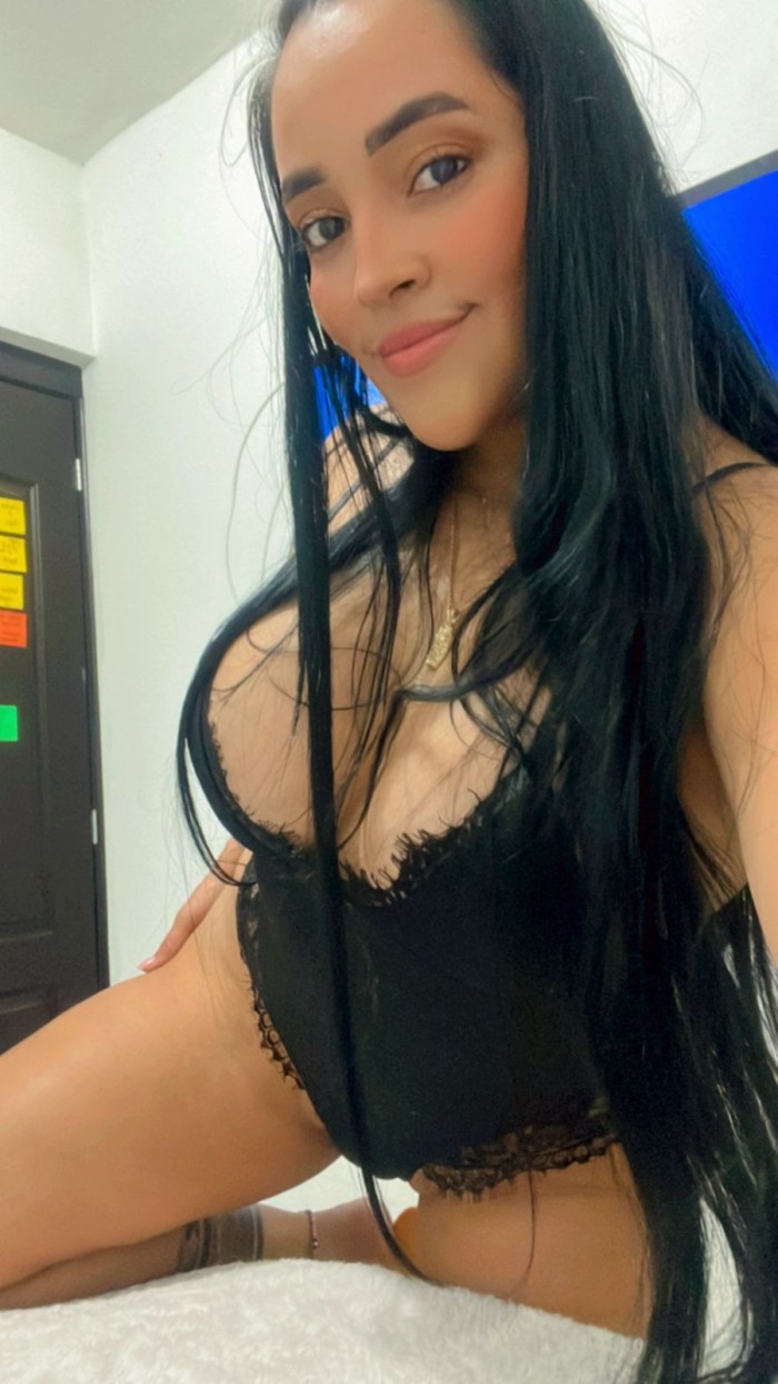 CAROLINA, TU MEJOR OPCIÓN PARA FOLLAR.