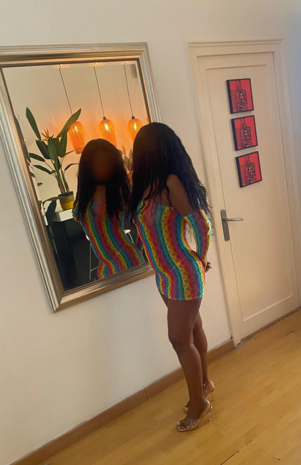 Valeria Piel canela dispuesta a todo .