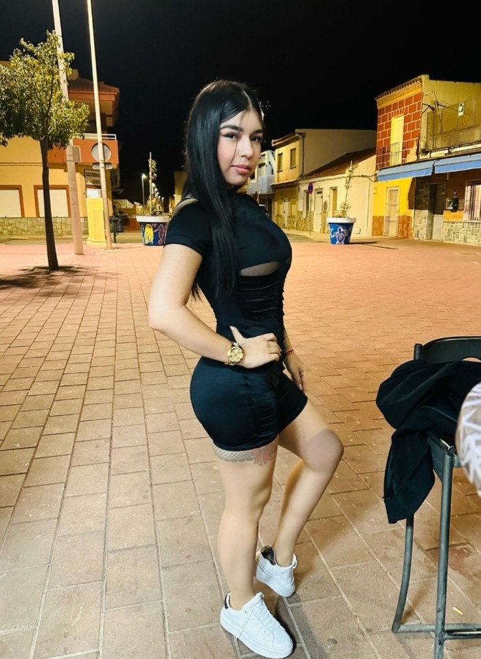 Hermosa chica colombiana 23 años