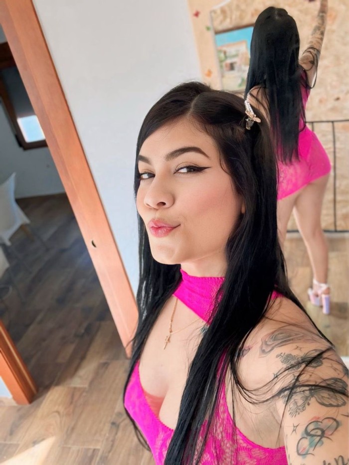 Puta con solo 20 añitos esperandote para follar
