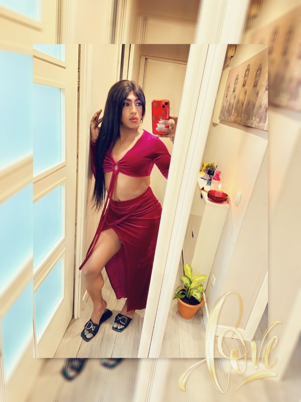 Tú amante y amiga perfecta XL dominante.pasiva latina dotada complaciente