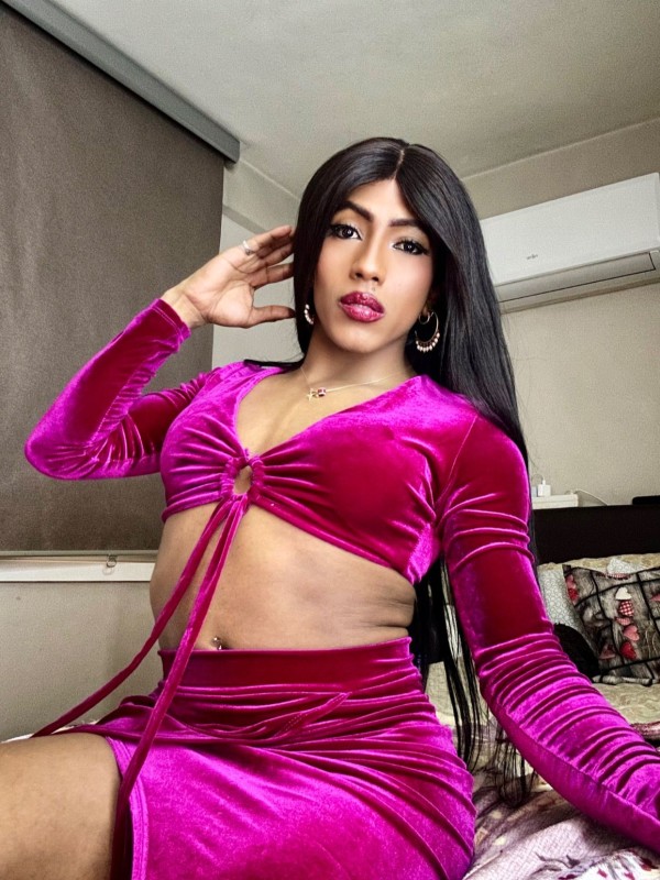 Tú amante y amiga perfecta XL dominante.pasiva latina dotada complaciente