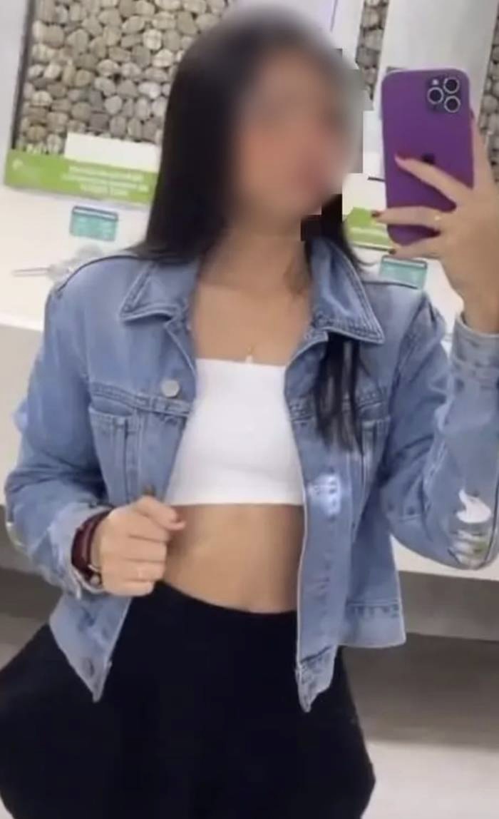 Vik hermosa encantadora chica