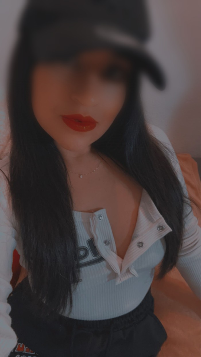 JUGOSA LATINA, JOVENCITA CACHONDA!!!