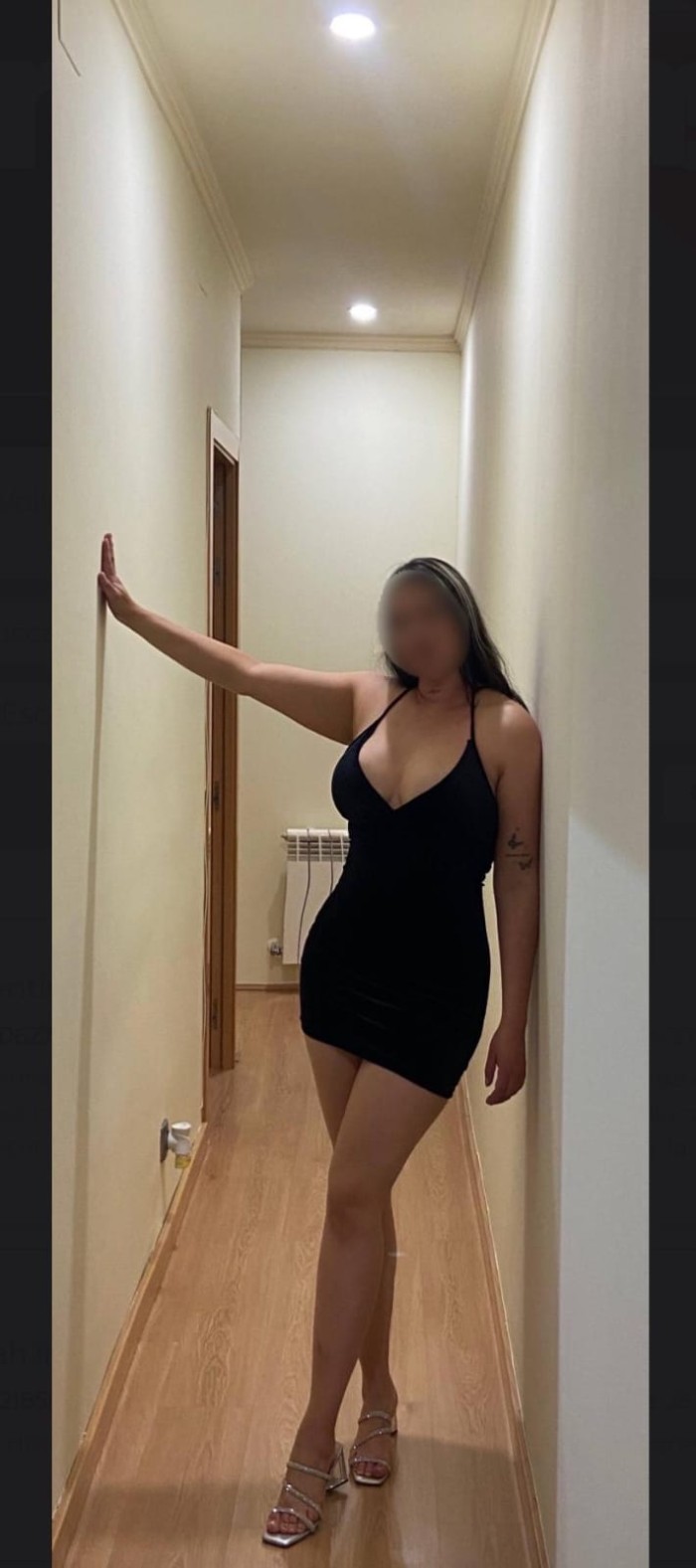 JOVEN COLOMBIANA CAÑERA