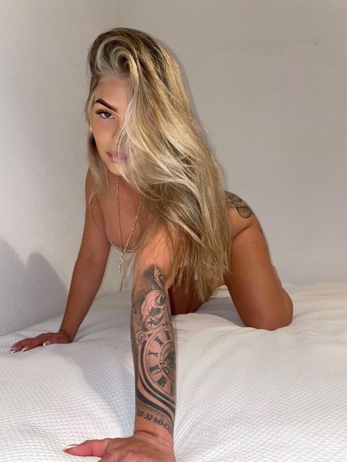 BABY BLOND 20 YEARS OLD, Hermosa rubia bebe