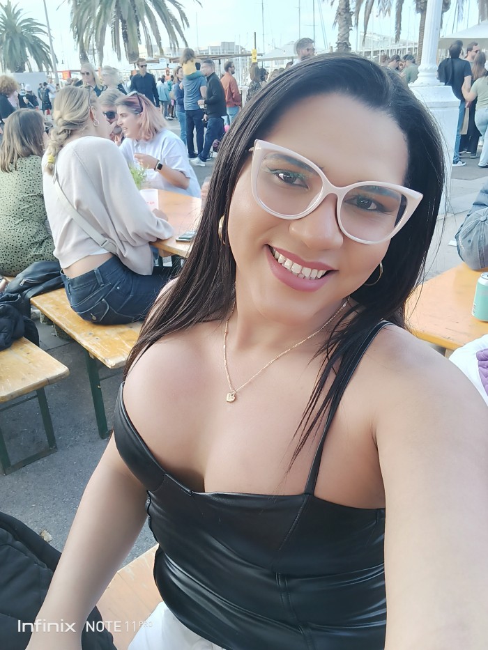 Trans divina Finde sexo placer y fiesta BCN 24h ya