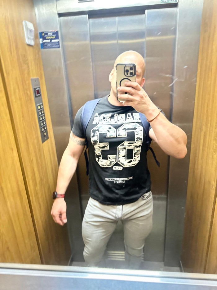 Hetero, Recien llegado a León solo mujeres