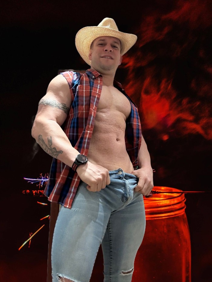 Hetero, Recien llegado a León solo mujeres