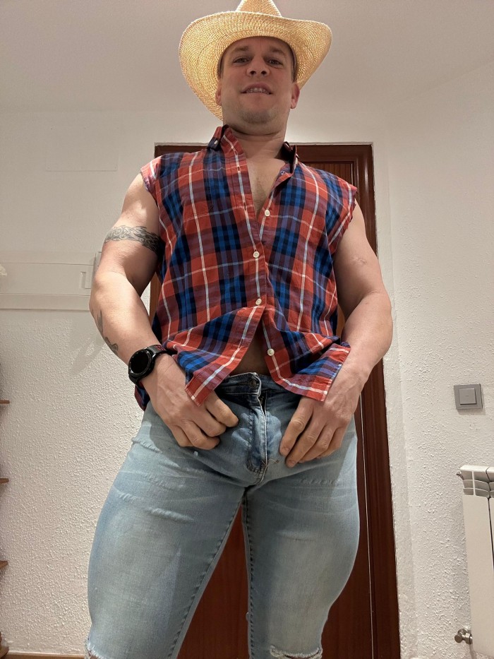 Hetero, Recien llegado a León solo mujeres