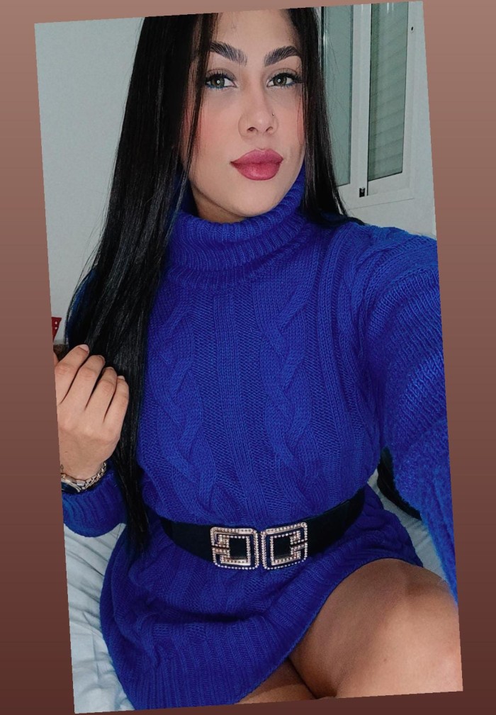 HERMOSA CHICA DE PASO POR ALZIRA