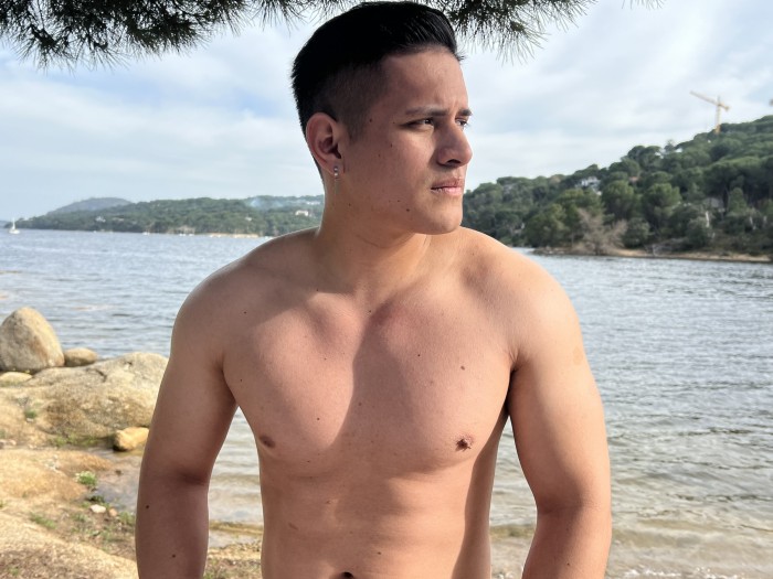 Hombre seductor y limpio