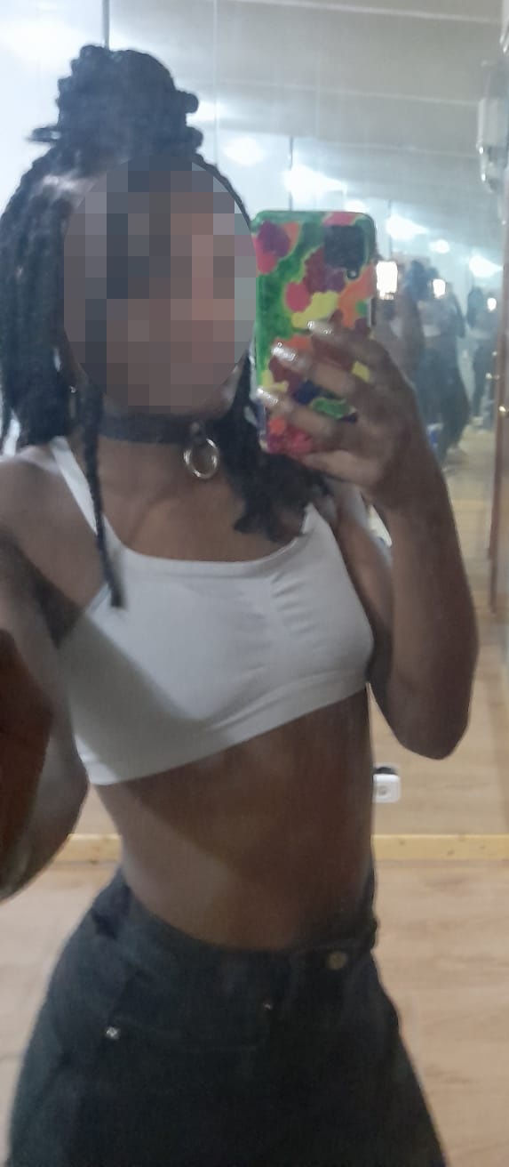¿TE GUSTAN LAS NEGRAS JOVENCITAS SUMISAS Y COMPLAC