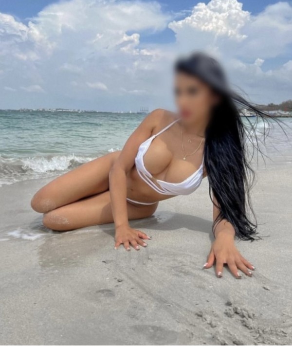 Bombon latina Cariñosa salidas fiestera