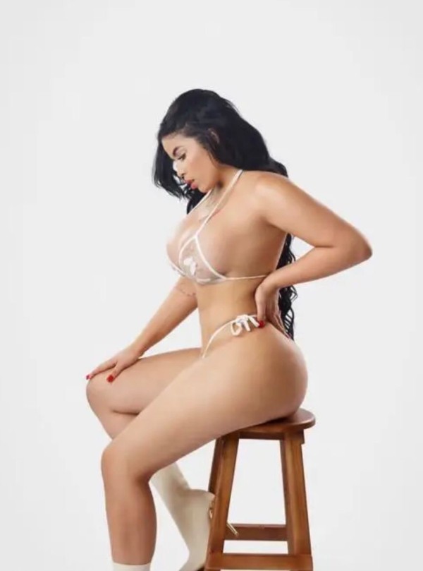 Bombon latina Cariñosa salidas fiestera
