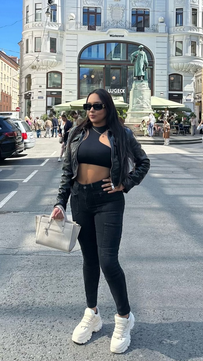 NOVEDAD Pamela hermosa morena colombiana