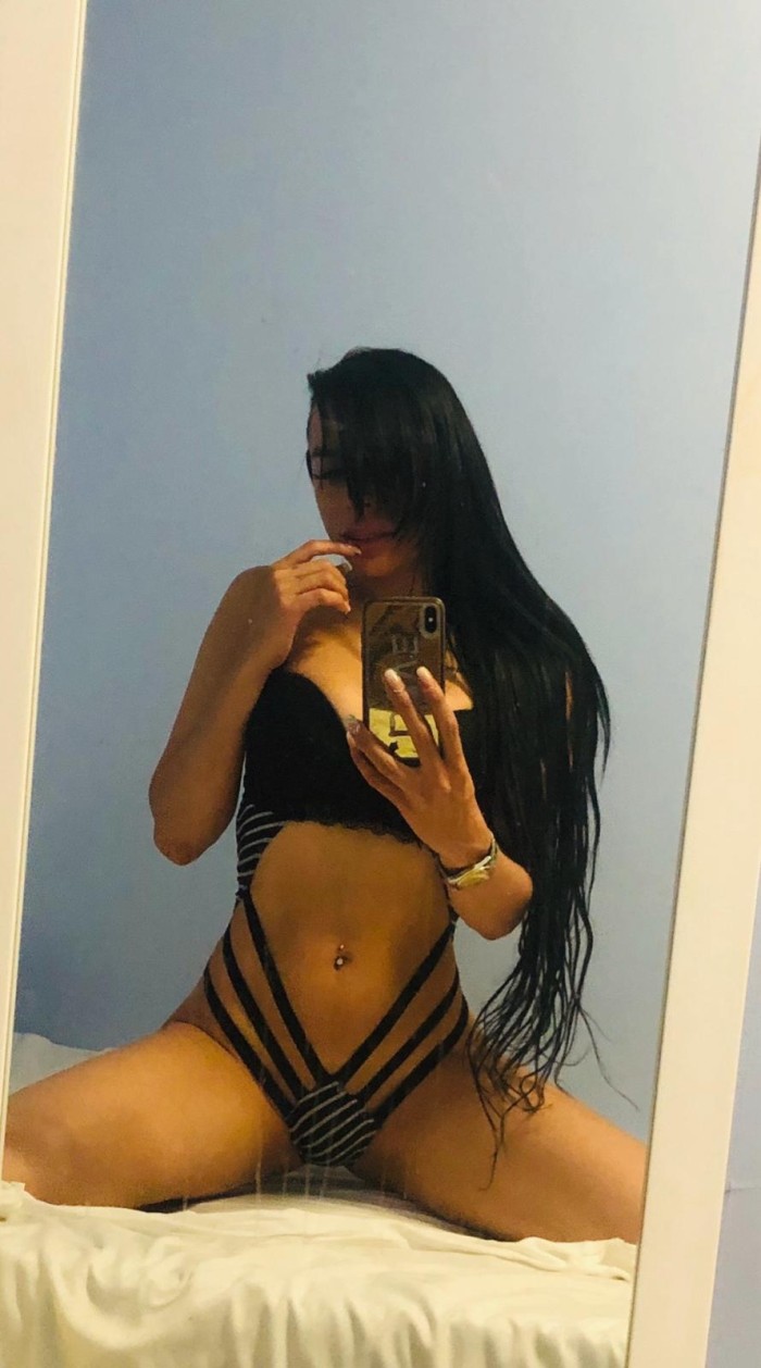 CHICA MUY CALIENTE