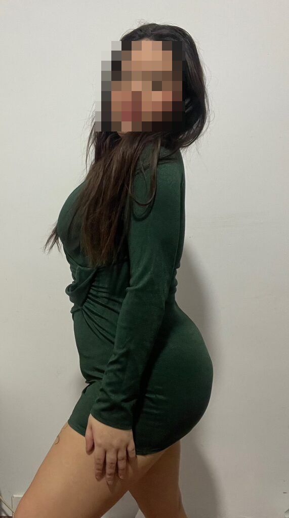 Jovencita cumple todas tus fantasías