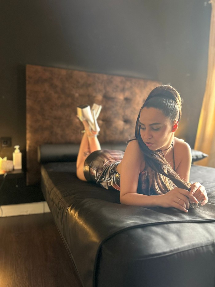 ESCORT BRASILEÑA PERFECTA PARA RELAJARTE