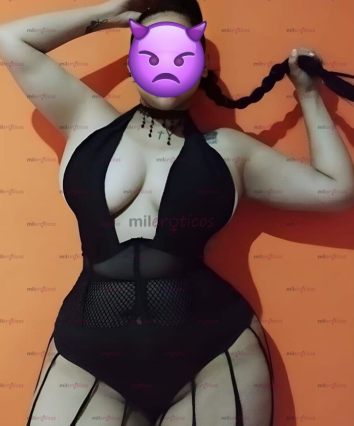 Morenica rica caliente de paso por torreviej