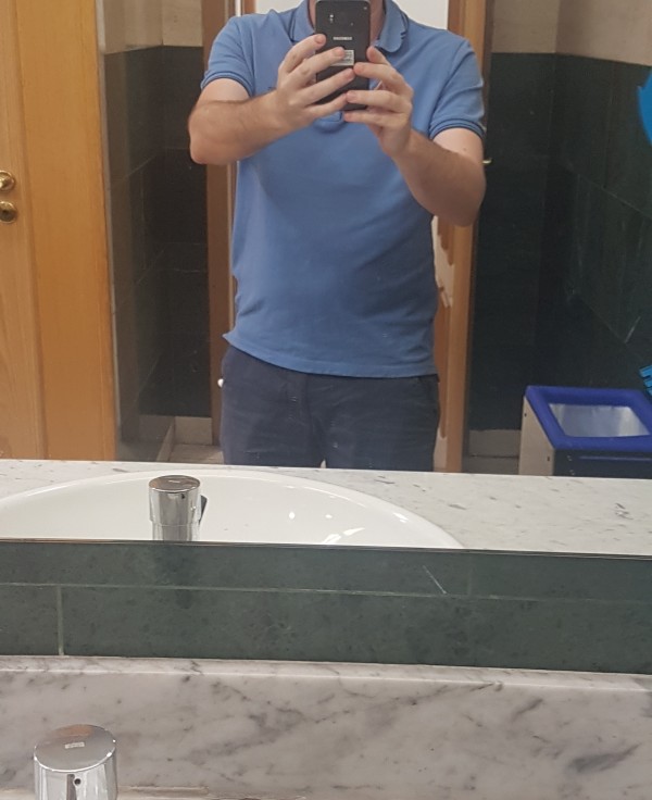 Alguna chica aburrida quiere compañía