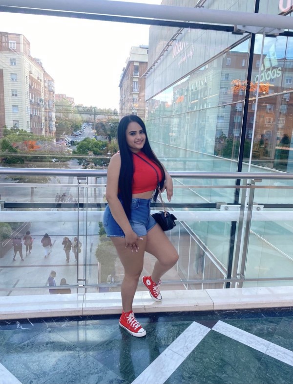 Latina novedad EN LOS CRISTIANOS ven para sacarte toda tu lechita