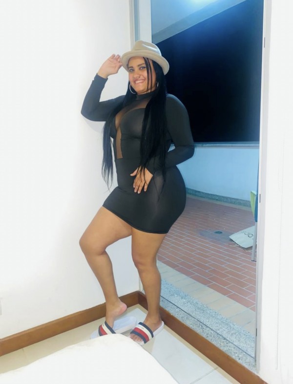 Latina novedad EN LOS CRISTIANOS ven para sacarte toda tu lechita