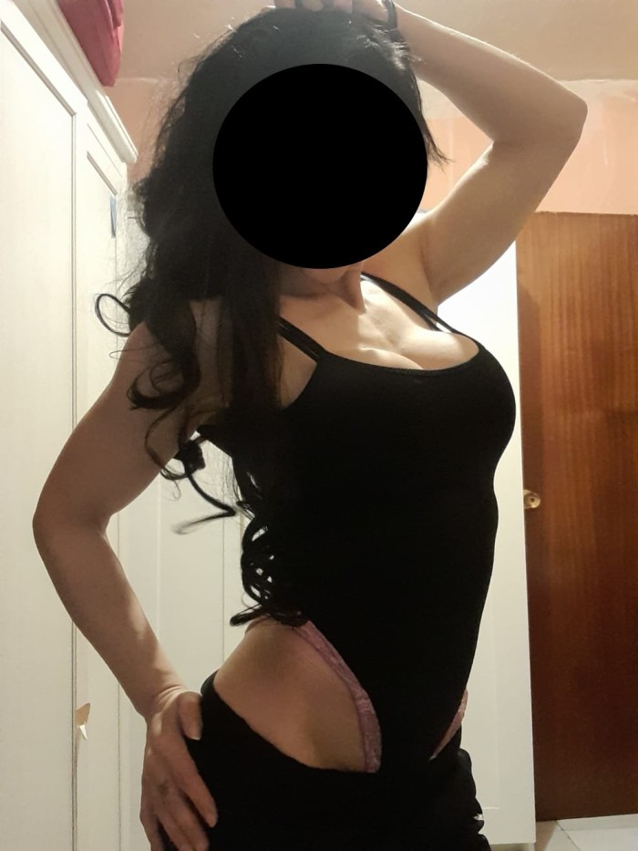 MILF ESPAÑOLA Y SUMISA VOCACIONAL PARA SERVIRLE