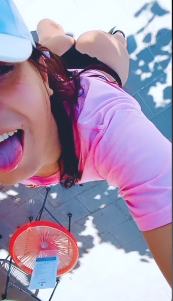 me abres el culo en tu coche ?