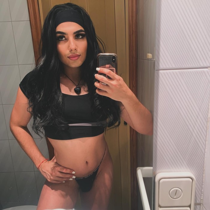 TRANS CON GANAS DE UNA POLLA RICA