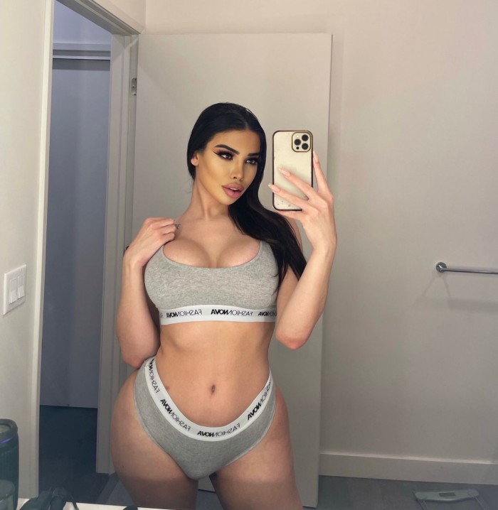 HOLA SOY MARIELA ESTOY DISPONIBLE PARA TI