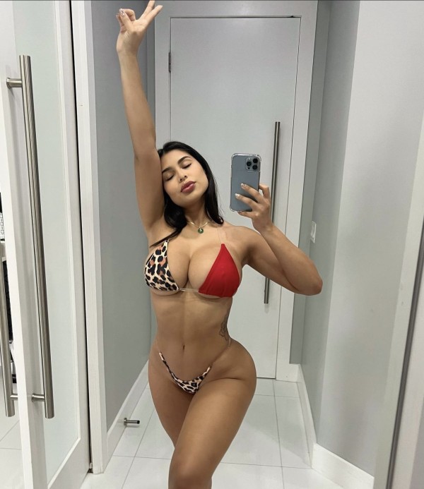 Rica tetona